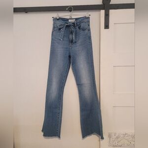 Abercrombie & Fitch Ultra High Rise Flare Jeans Women's Size 28/6R